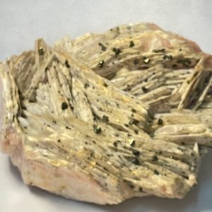 קריסטלים - המיוחדים שלנו - מושבת כלציית עם פירייט