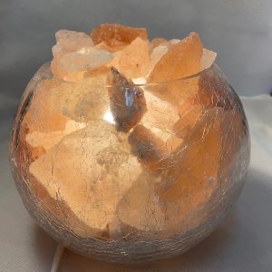 מלח בקערת זכוכית