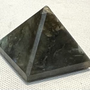 קריסטלים - פירמידות לברדורייט