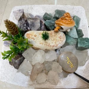 שונות - מזרקת מים עם אבני קריסטל אמטיסט ורוזקוורץ